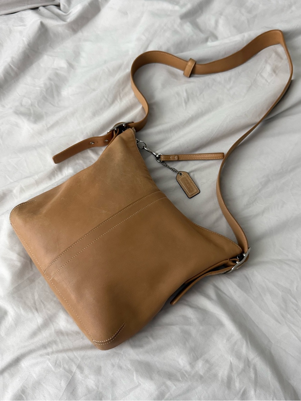 Coach 9326 Small Slim Duffle Shoulder Bag Dark Camel Glove Tanned Leather Y2K